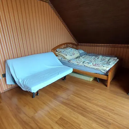 Ezuestparti Nyaralo בית נופש