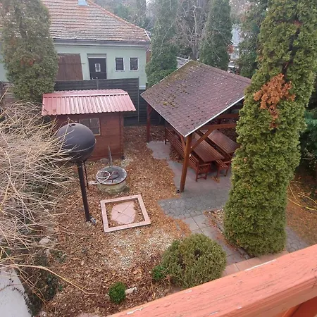 בית נופש Ezuestparti Nyaralo